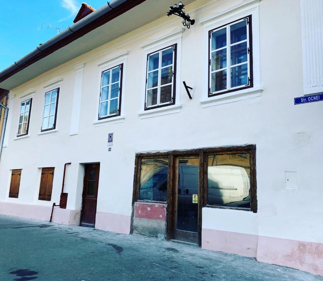 Apartament ★ 2 Minute Walk From The Bridge Of Lies ★ Sybin Zewnętrze zdjęcie